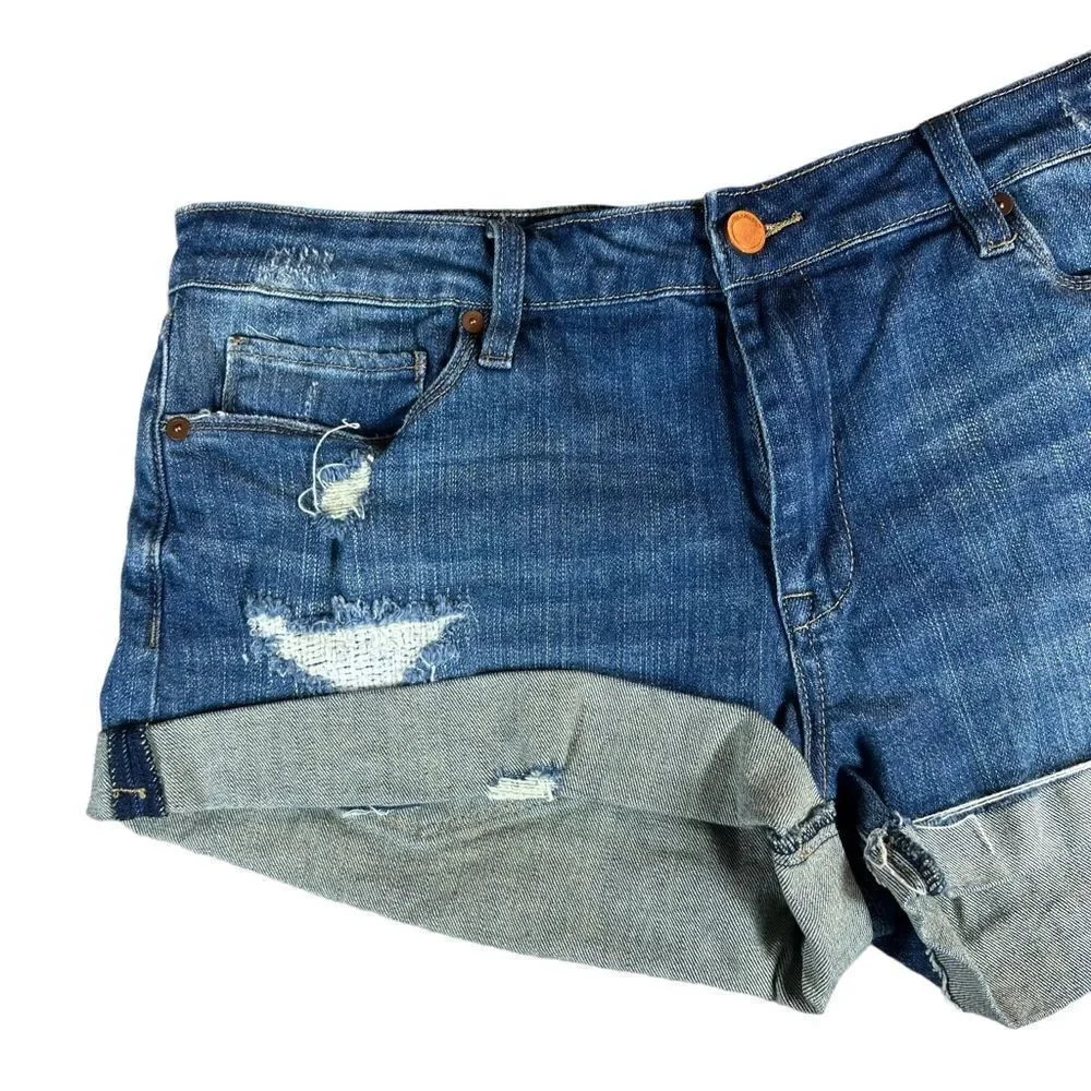 BlankNYC The Fulton Distressed Denim Shorts - Picture 4 of 7